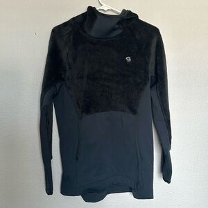 Mountain hardwear sweatshirt